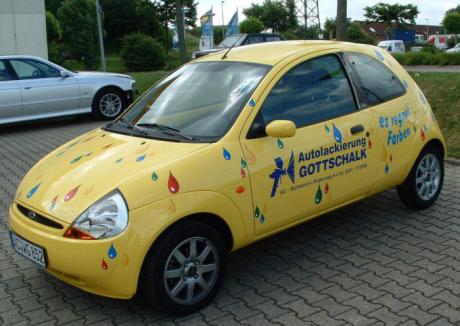 Gelber Ford KA - Noél Dietrich - auf - Array - Gelber Ford KA - Noél Dietrich - auf - Array -