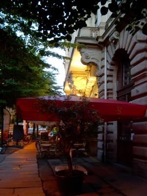 Sommerabend am Universitätsring in Halle / Saale - Wolfgang Bergter - Array auf Array - Array - Sommerabend am Universitätsring in Halle / Saale - Wolfgang Bergter - Array auf Array - Array -