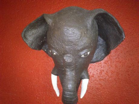 Elefantenkopf - Renate Dill - Array auf - Array - Elefantenkopf - Renate Dill - Array auf - Array -